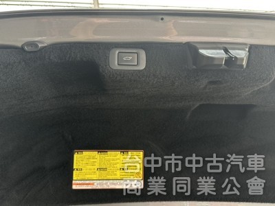 LS500 旗艦版  雙渦輪 後座電視影音 氣動按摩座椅 20吋鍍鉻霧黑鋁