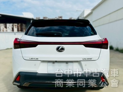 2021 Lexus ux200 f sport 低里程 電熱椅 賽車椅 盲點
