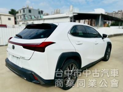 2021 Lexus ux200 f sport 低里程 電熱椅 賽車椅 盲點