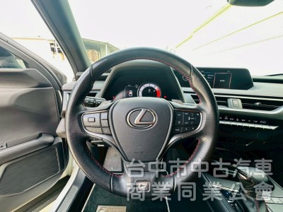 2021 Lexus ux200 f sport 低里程 電熱椅 賽車椅 盲點