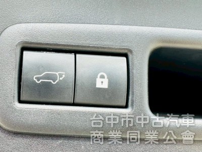 2021 Lexus ux200 f sport 低里程 電熱椅 賽車椅 盲點