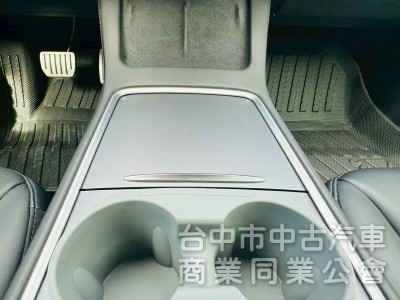 2022年 Tesla Model 3 Performance 極速快感