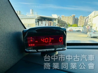 硬派越野大滿配 全地形反應系統 氣壓避震 冰箱 全景天窗 20吋輪圈,,,,