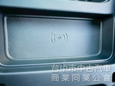 硬派越野大滿配 全地形反應系統 氣壓避震 冰箱 全景天窗 20吋輪圈,,,,