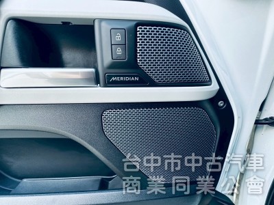 硬派越野大滿配 全地形反應系統 氣壓避震 冰箱 全景天窗 20吋輪圈,,,,