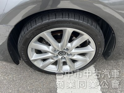 【原版件x認證車】進口尊榮安全版 LED大燈 車側盲點 倒車顯影 18吋鋁圈 內外漂亮 原廠無改裝無惡操 SUM五大保固