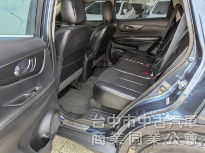 2017款一手車.全車原版件.只跑10萬公里.頂級滿配