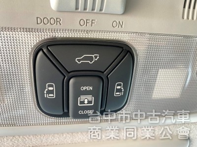 2019年 Previa 2.4cc 頂級 天窗 雙滑門