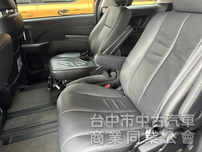 2018年豐田 Previa 2.4cc 僅跑3萬公里