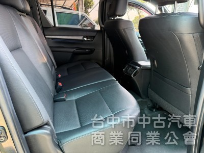 2021年跑4萬km Hilux 2.8cc 雙廂式 廂式 員通