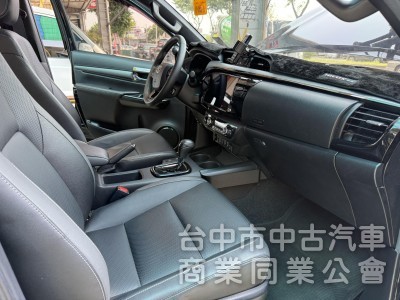 2021年跑4萬km Hilux 2.8cc 雙廂式 廂式 員通