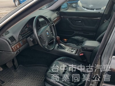 1998年BMW E38 735