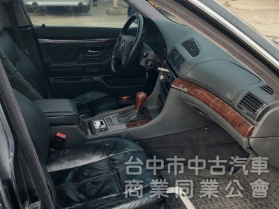1998年BMW E38 735