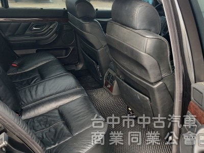 1998年BMW E38 735