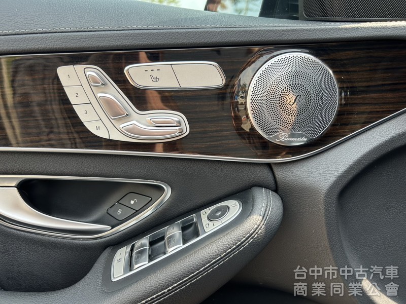 C300