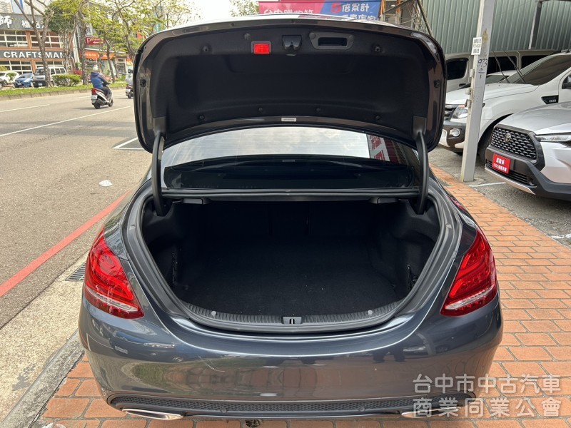 C300