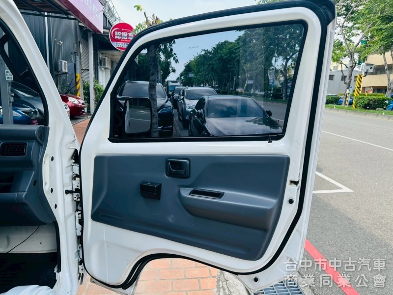 油壓尾門，一手車，原版件