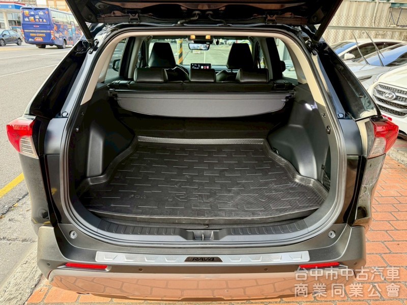 頂級旗艦版，360環景，apple carplay，原版件