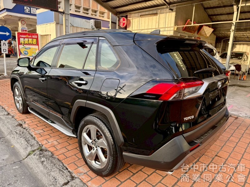 頂級旗艦版，360環景，apple carplay，原版件