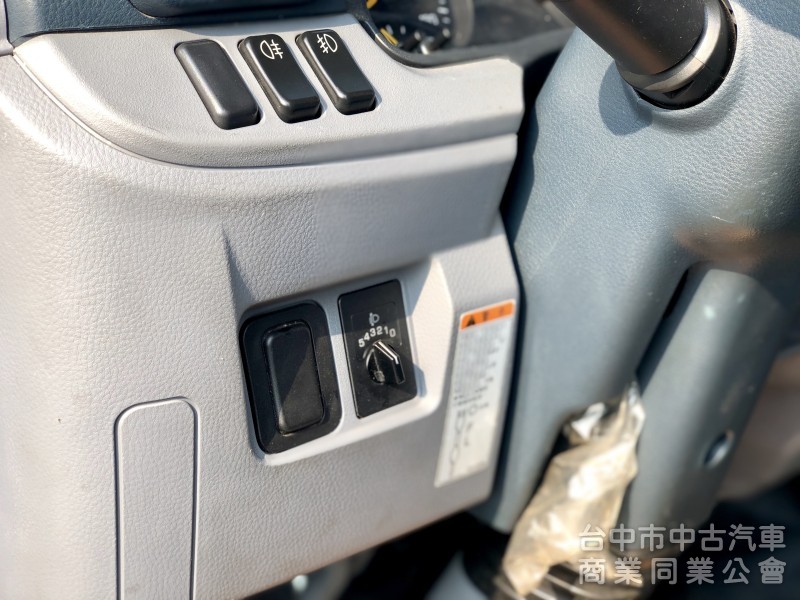 一手車！原廠保養！實跑16萬！原鈑件！載重5頓！可換貨斗！可全貸！大甲在地深耕27年老店！