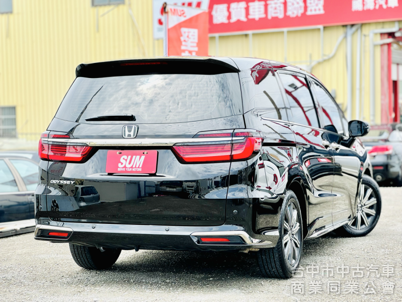 末代大改款！原廠保養！ACC跟車 電動側滑門 CarPlay 車道維持 LED頭燈！原鈑件！可全貸！大甲在地30年老店！