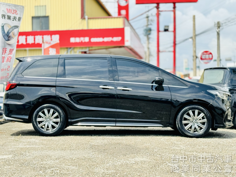 末代大改款！原廠保養！ACC跟車 電動側滑門 CarPlay 車道維持 LED頭燈！原鈑件！可全貸！大甲在地30年老店！