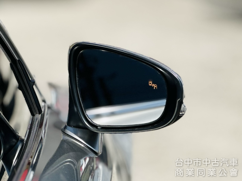 17年式！小改款！頂級版！ACC跟車！通風椅 盲點 三眼LED頭燈 電視 天窗！原鈑件！可全貸！大甲在地深耕30年老店！