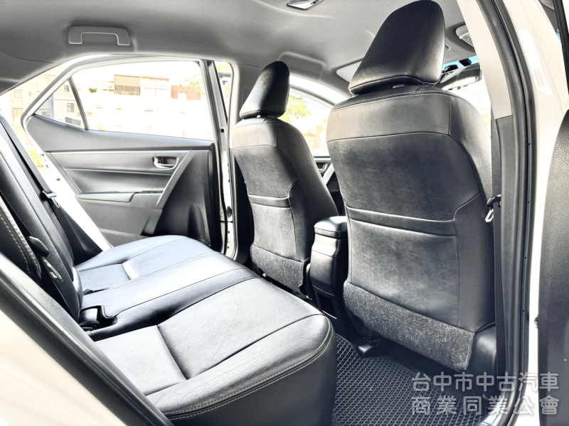 15年式豪華版！一手車！里程僅10萬公里！定速 恆溫 藍芽 數位電視 倒車顯影 原鈑件！可全貸！大甲在地深耕30年老店！