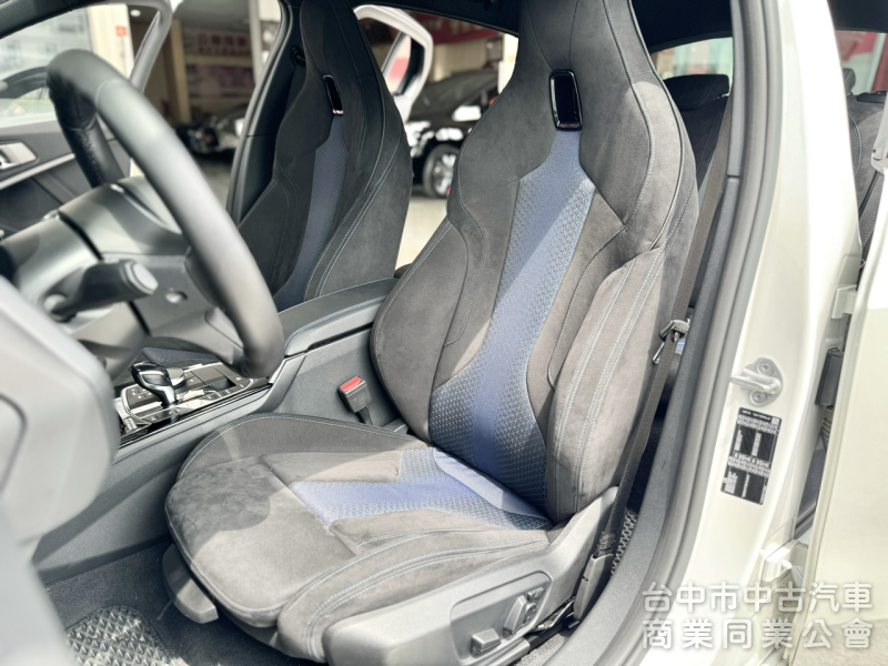 原廠保固中！M版！一手車！僅跑2萬！全原廠保養！ACC跟車 盲點 跑車座椅 無線CarPlay！原鈑件！可全貸！