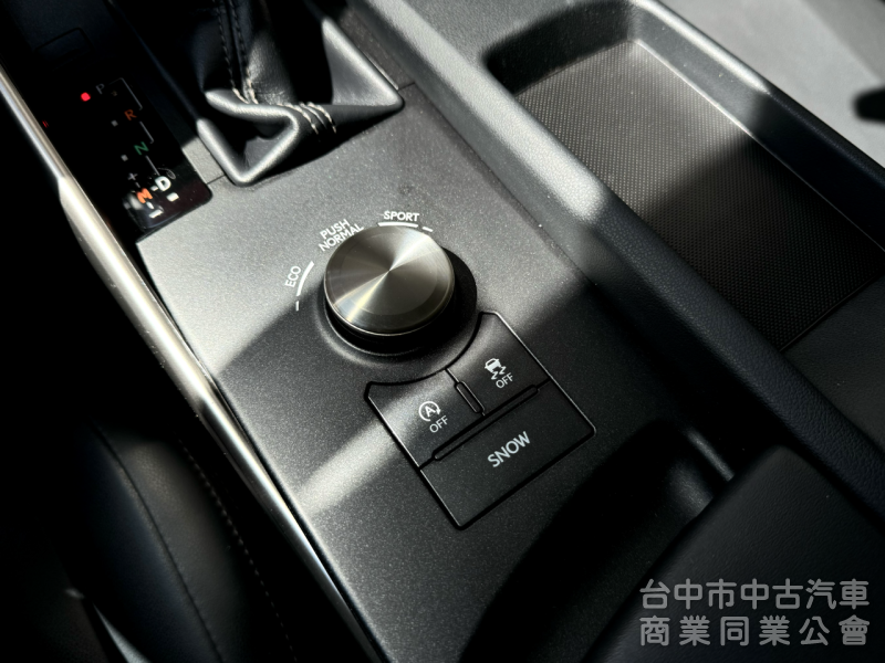 小改款！ACC跟車！原廠保養！雙電動加熱椅 導航 數位電視！年均僅跑1.3萬公里！原鈑件！可全貸！大甲在地30年老店！