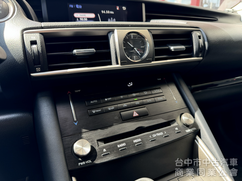 小改款！ACC跟車！原廠保養！雙電動加熱椅 導航 數位電視！年均僅跑1.3萬公里！原鈑件！可全貸！大甲在地30年老店！