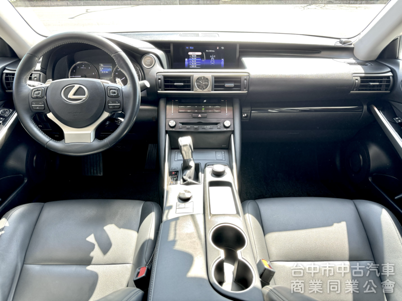 小改款！ACC跟車！原廠保養！雙電動加熱椅 導航 數位電視！年均僅跑1.3萬公里！原鈑件！可全貸！大甲在地30年老店！