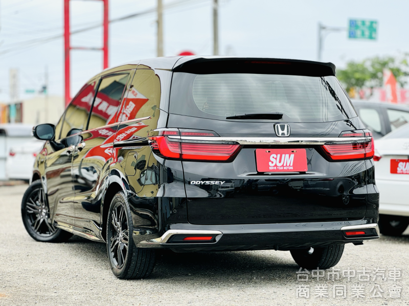 末代大改款！登峰版！ACC跟車 盲點 雙電動側滑門 電尾門 360環景 CarPlay 車道維持 LED頭燈！原鈑件！