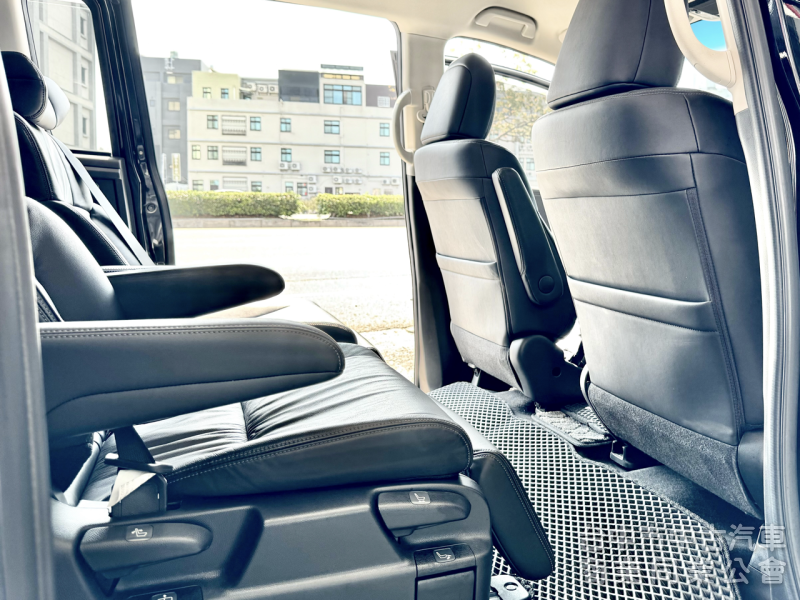 末代大改款！登峰版！ACC跟車 盲點 雙電動側滑門 電尾門 360環景 CarPlay 車道維持 LED頭燈！原鈑件！