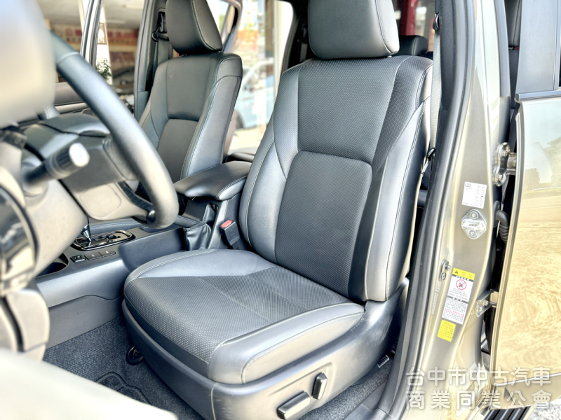 一手車！原廠保養！柴油4WD！車斗捲簾！ACC跟車 環景 通風座椅 CarPlay！原鈑件！可全貸！大甲在地30年老店！