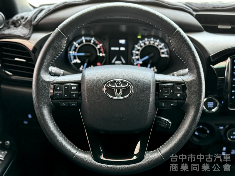 一手車！原廠保養！柴油4WD！車斗捲簾！ACC跟車 環景 通風座椅 CarPlay！原鈑件！可全貸！大甲在地30年老店！