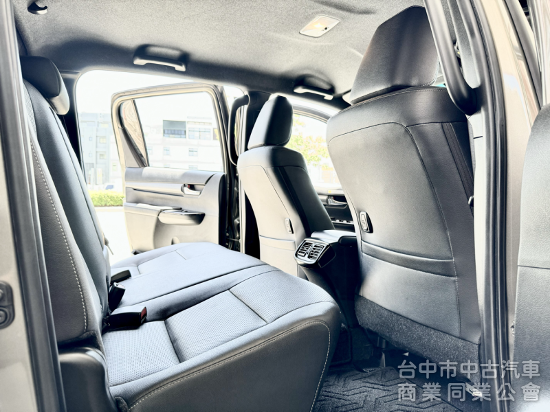 一手車！原廠保養！柴油4WD！車斗捲簾！ACC跟車 環景 通風座椅 CarPlay！原鈑件！可全貸！大甲在地30年老店！