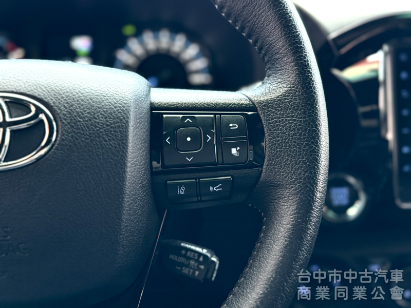 一手車！原廠保養！柴油4WD！車斗捲簾！ACC跟車 環景 通風座椅 CarPlay！原鈑件！可全貸！大甲在地30年老店！
