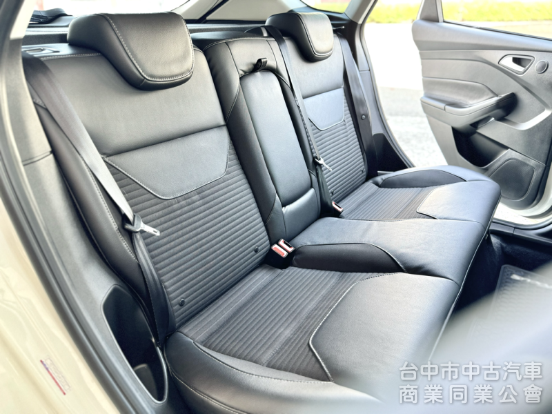 頂級S版！僅跑7萬！CarPlay 免鑰匙 盲點 HID頭燈 天窗 定速 自動停車！可全貸！大甲在地深耕30年老店！
