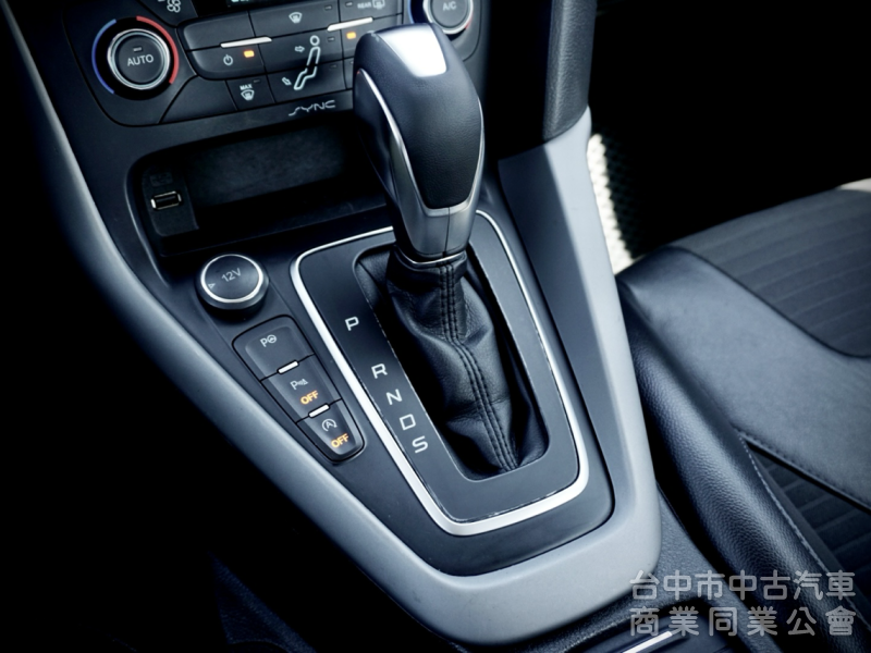 頂級S版！僅跑7萬！CarPlay 免鑰匙 盲點 HID頭燈 天窗 定速 自動停車！可全貸！大甲在地深耕30年老店！