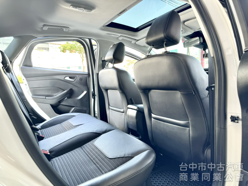 頂級S版！僅跑7萬！CarPlay 免鑰匙 盲點 HID頭燈 天窗 定速 自動停車！可全貸！大甲在地深耕30年老店！