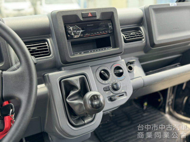 一手車！僅跑2萬8！車室空間大！同級距車斗最寬長！雙安！循跡防滑！ABS！可全貸！全省保固！大甲在地深耕30年老店！ 