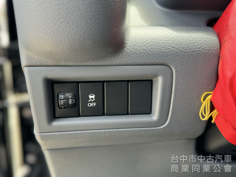 一手車！僅跑2萬8！車室空間大！同級距車斗最寬長！雙安！循跡防滑！ABS！可全貸！全省保固！大甲在地深耕30年老店！ 