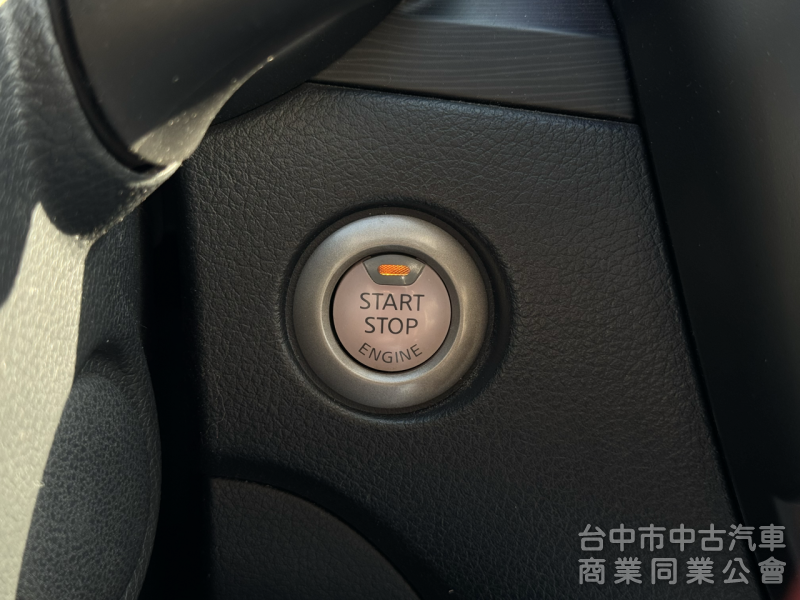 一手車！SR特式版！I-KEY 恆溫 AppleCarPlay 倒車顯影 抬頭顯示！原廠空力套件！原鈑件！