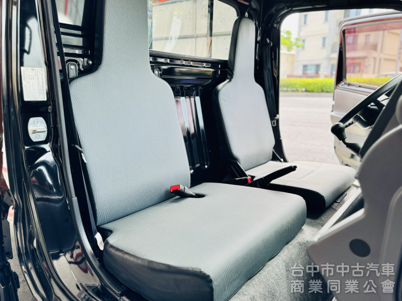 一手車！僅跑2萬8！車室空間大！同級距車斗最寬長！雙安！循跡防滑！ABS！可全貸！全省保固！大甲在地深耕30年老店！ 