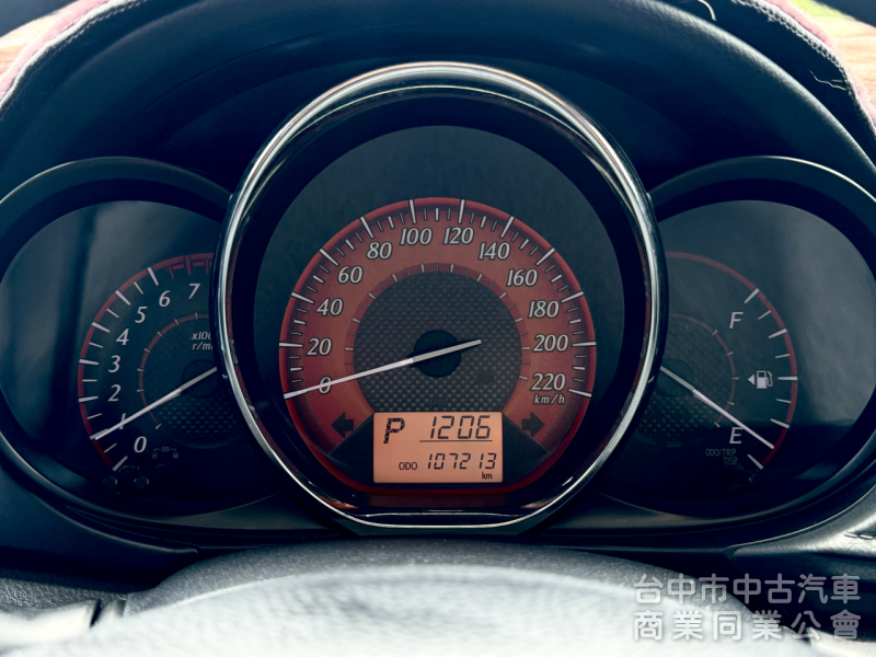 一手車！16年式！大鴨！代步神車！倒車顯影 雙安全氣囊 AppleCarPlay 衛星導航！可全貸！台中在地30年老店！