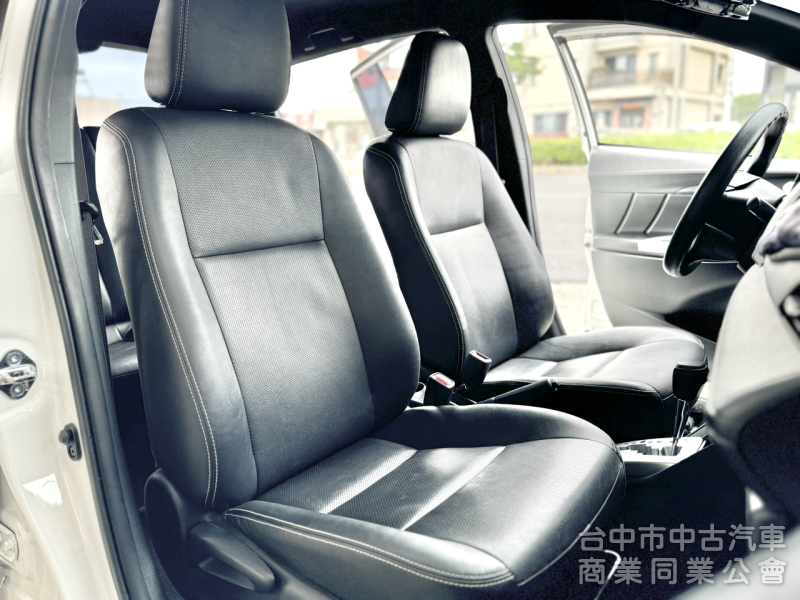 一手車！16年式！大鴨！代步神車！倒車顯影 雙安全氣囊 AppleCarPlay 衛星導航！可全貸！台中在地30年老店！