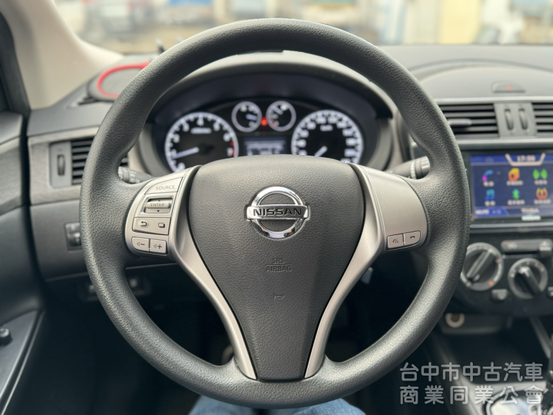 低里程！僅跑4萬！小車大空間！6氣囊！藍芽影音 倒車顯影 前後紀錄！後座出風口！原鈑件！可全貸！台中在地深耕30年老店！