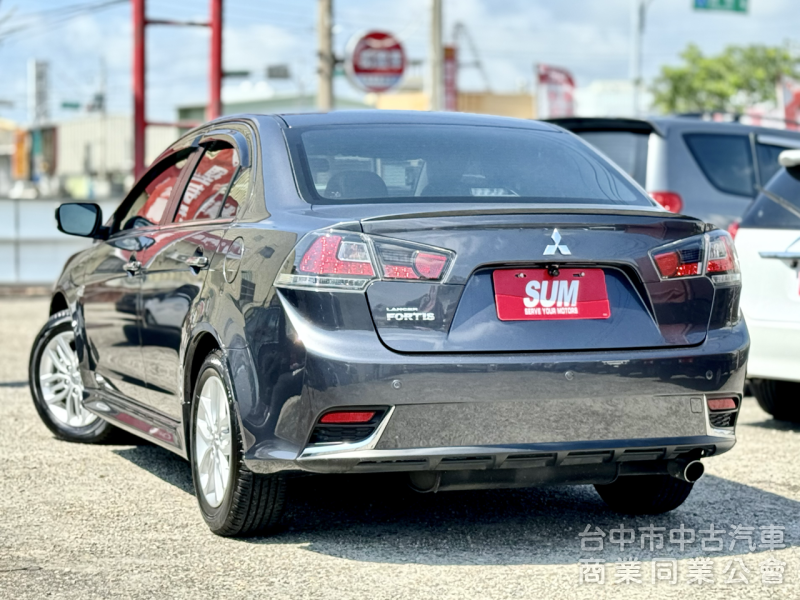 一手車！里程僅跑7萬！原廠保養！定速！I-KEY！無線AppleCarPlay！倒車顯影 四輪新胎 抬頭顯示！原鈑件！