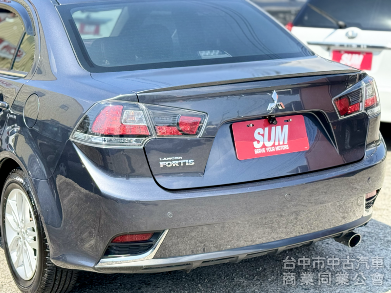 一手車！里程僅跑7萬！原廠保養！定速！I-KEY！無線AppleCarPlay！倒車顯影 四輪新胎 抬頭顯示！原鈑件！